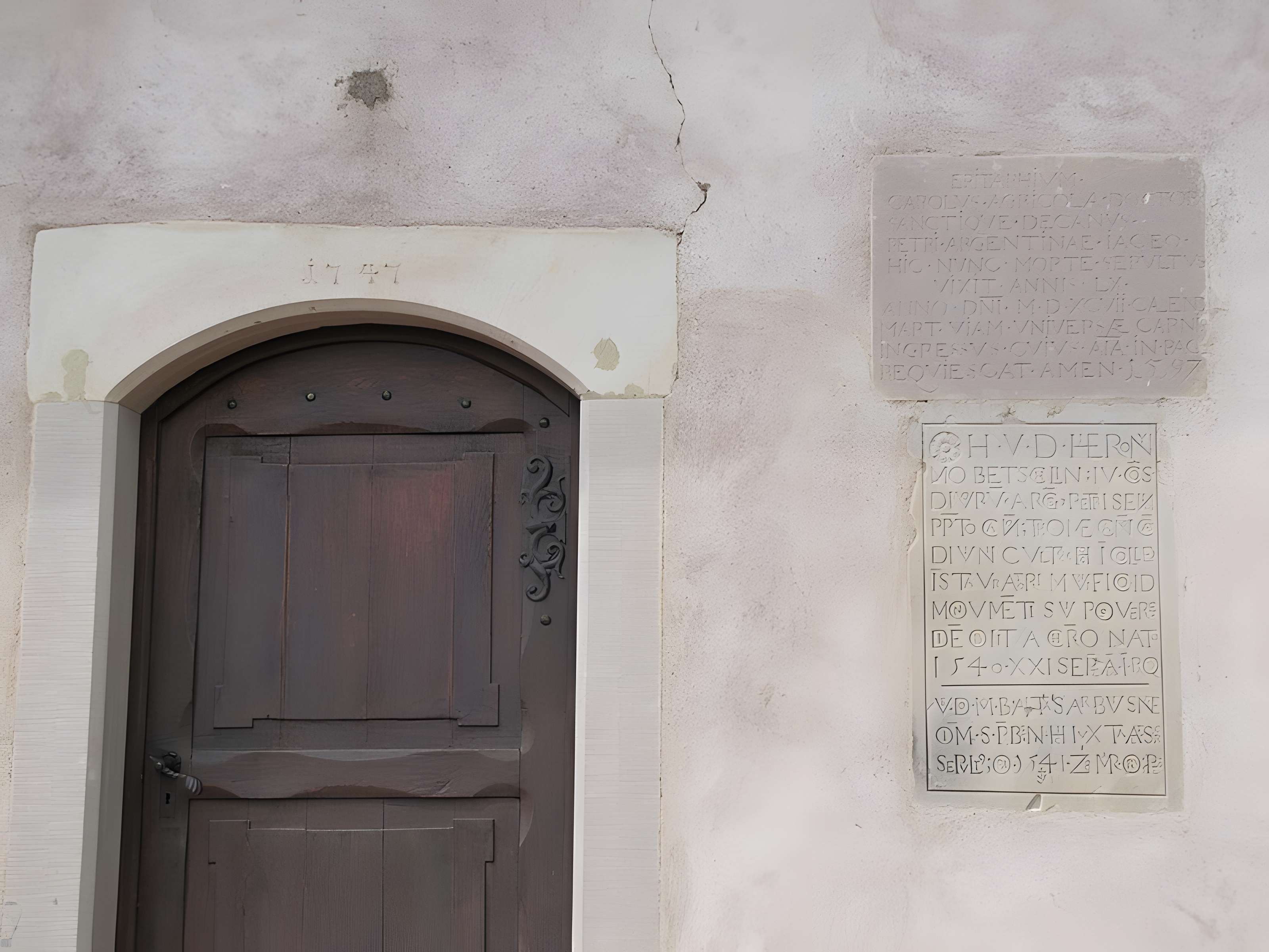 Eglise Saint-Trophime et quatre statues en bois sculptées