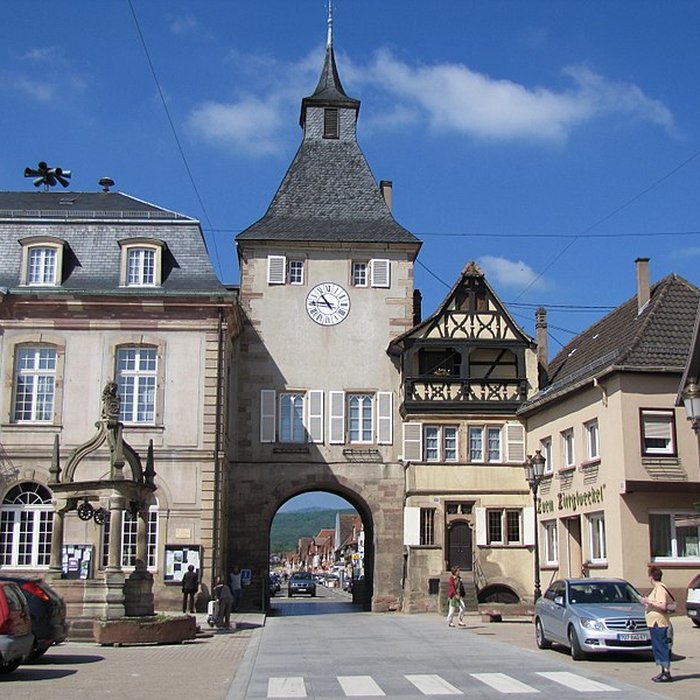 Photo de Remparts et quatre anciennes portes