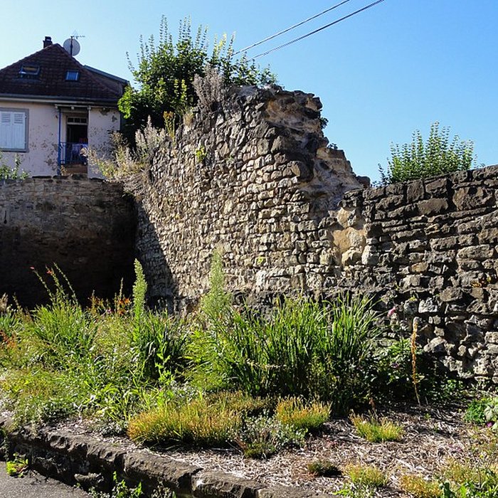 Photo de Remparts et quatre anciennes portes