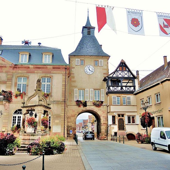 Photo de Remparts et quatre anciennes portes