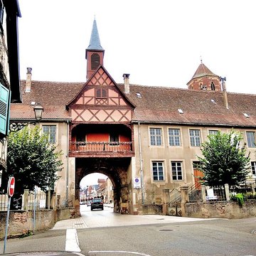 Remparts et quatre anciennes portes