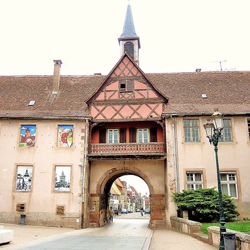 Remparts et quatre anciennes portes