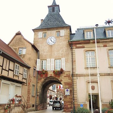 Remparts et quatre anciennes portes