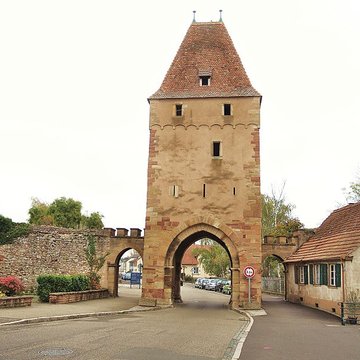 Remparts et quatre anciennes portes