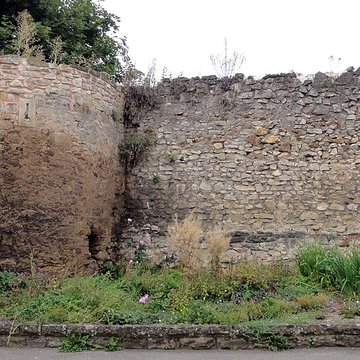 Remparts et quatre anciennes portes