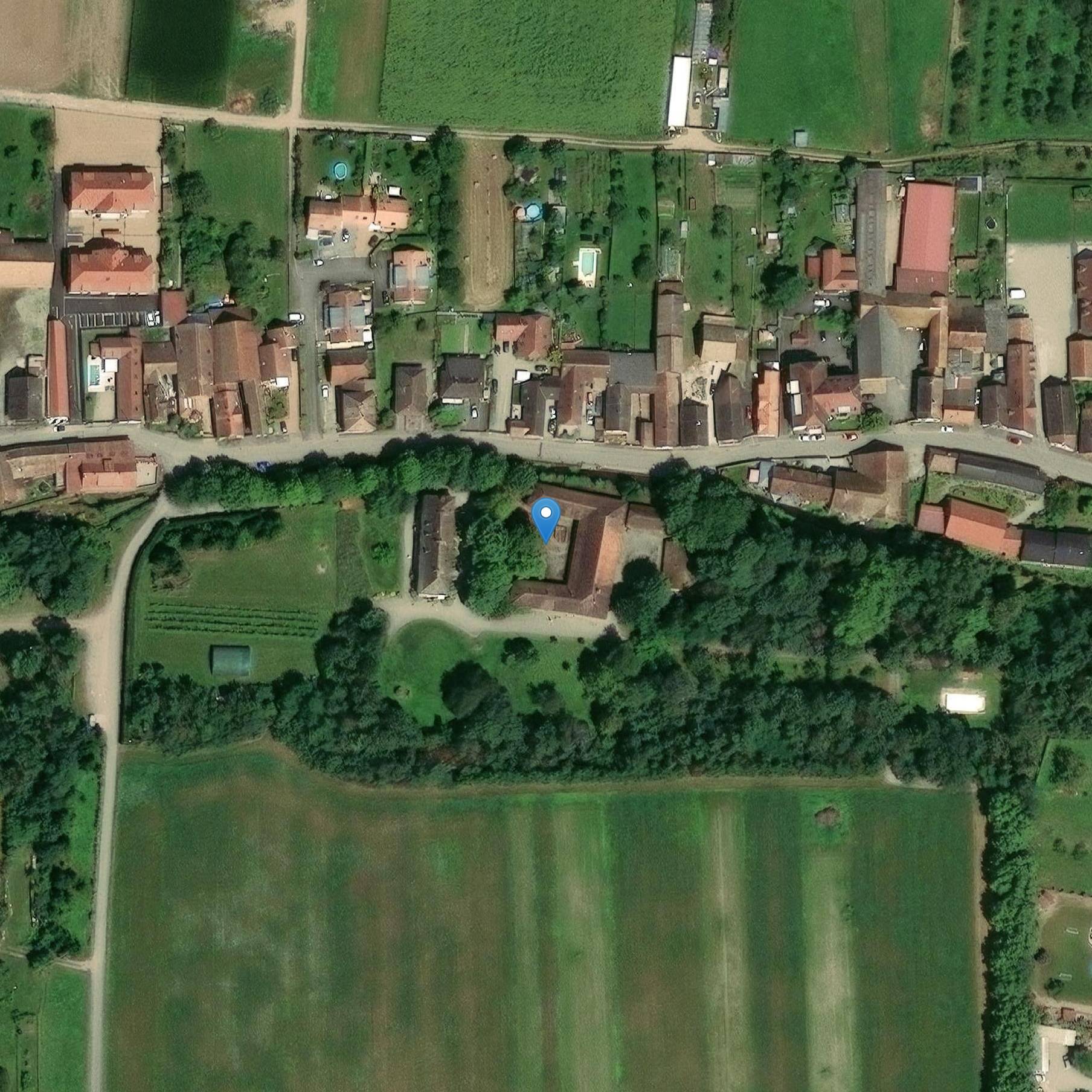 Photo de 上乡村或安得劳城堡