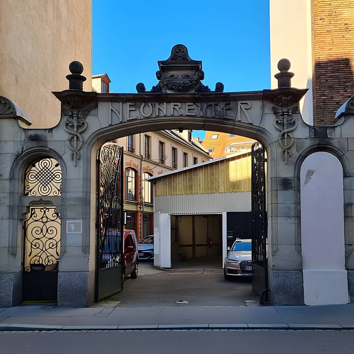 Photo de Ancien magasin Neunreiter, actuellement centre européen dactions artistiques contemporains CEAAC