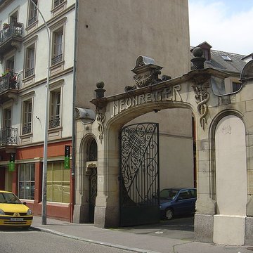 Ancien magasin Neunreiter, actuellement centre européen dactions artistiques contemporains CEAAC