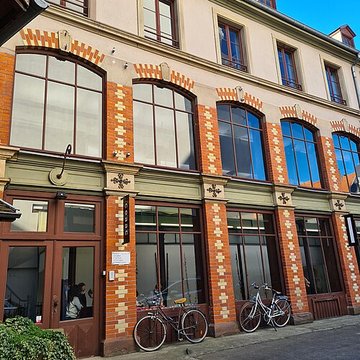 Ancien magasin Neunreiter, actuellement centre européen dactions artistiques contemporains CEAAC