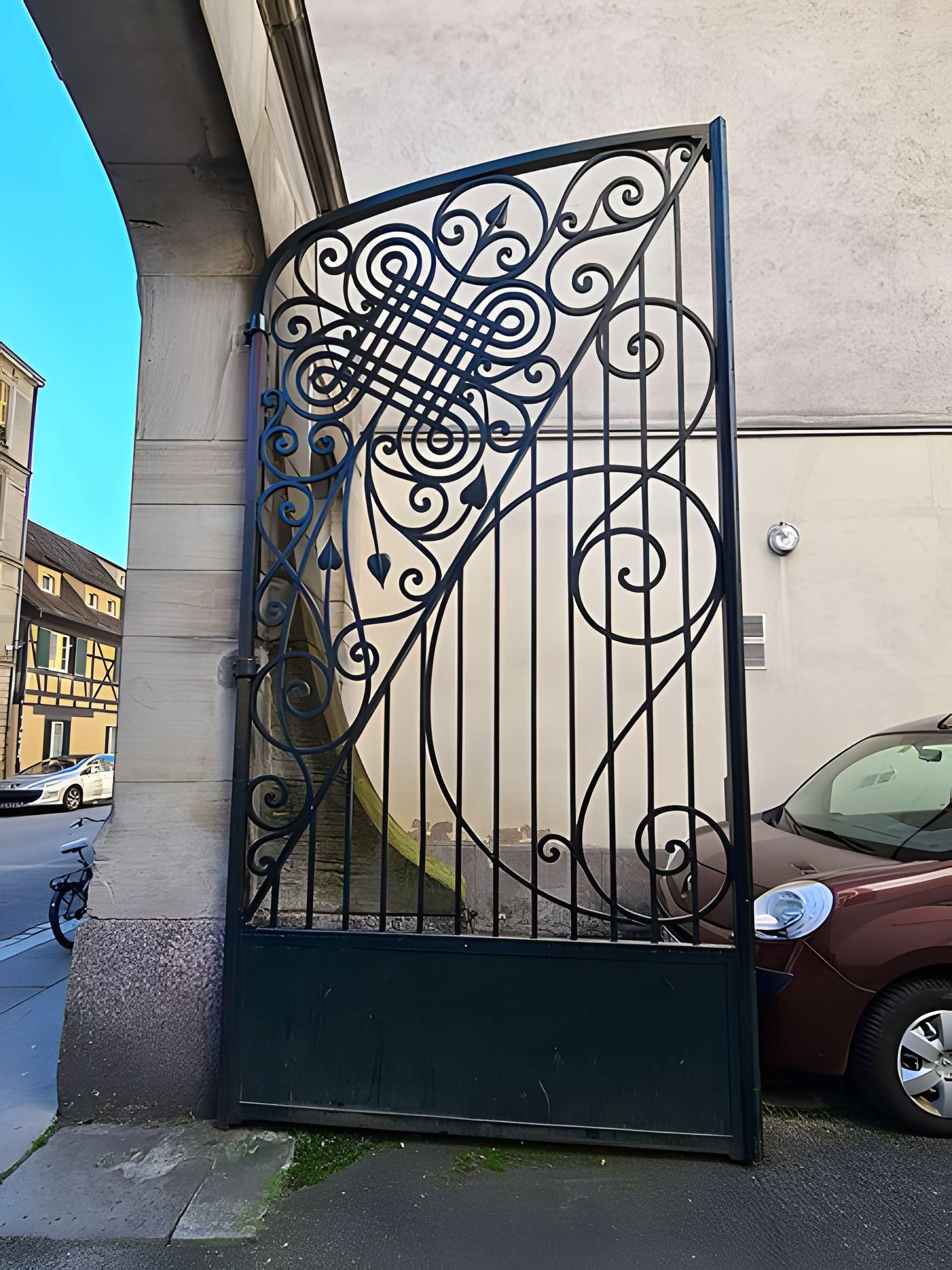 Ancien magasin Neunreiter, actuellement centre européen d'actions artistiques contemporains (CEAAC)