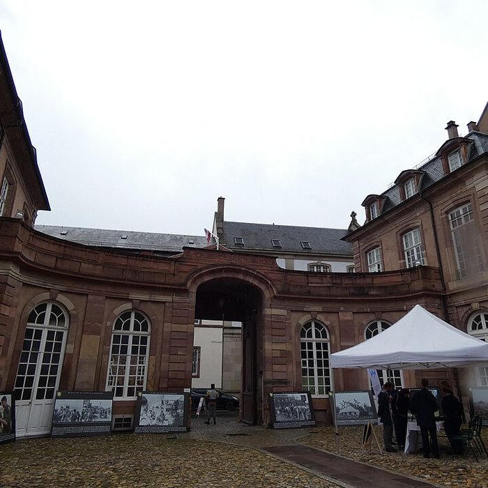 Photo de Hôtel des Deux Ponts ou Hôtel du Gouverneur militaire