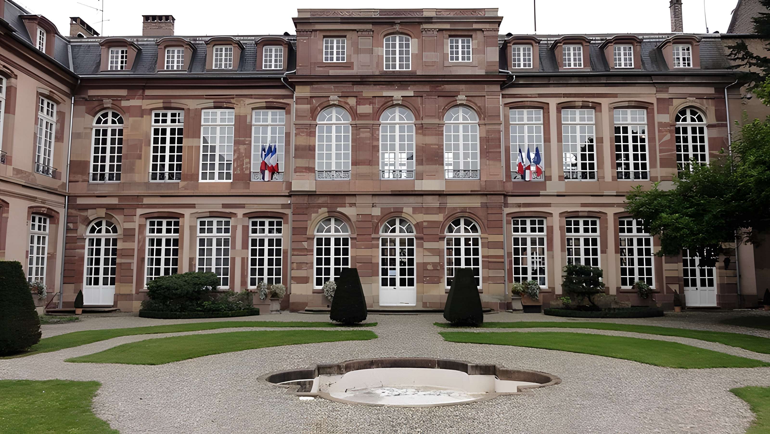 Hôtel des Deux Ponts ou Hôtel du Gouverneur militaire
