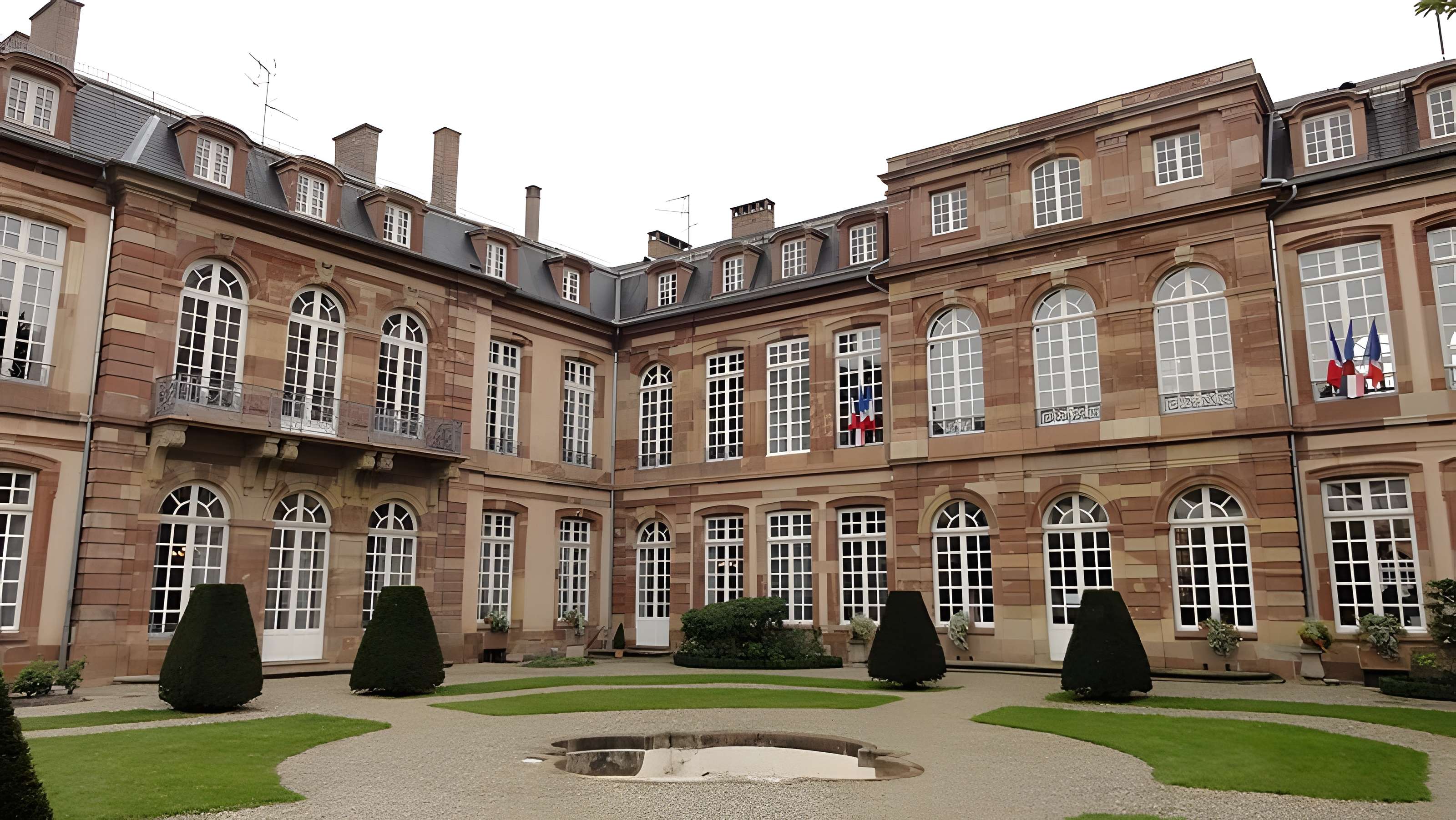Hôtel des Deux Ponts ou Hôtel du Gouverneur militaire