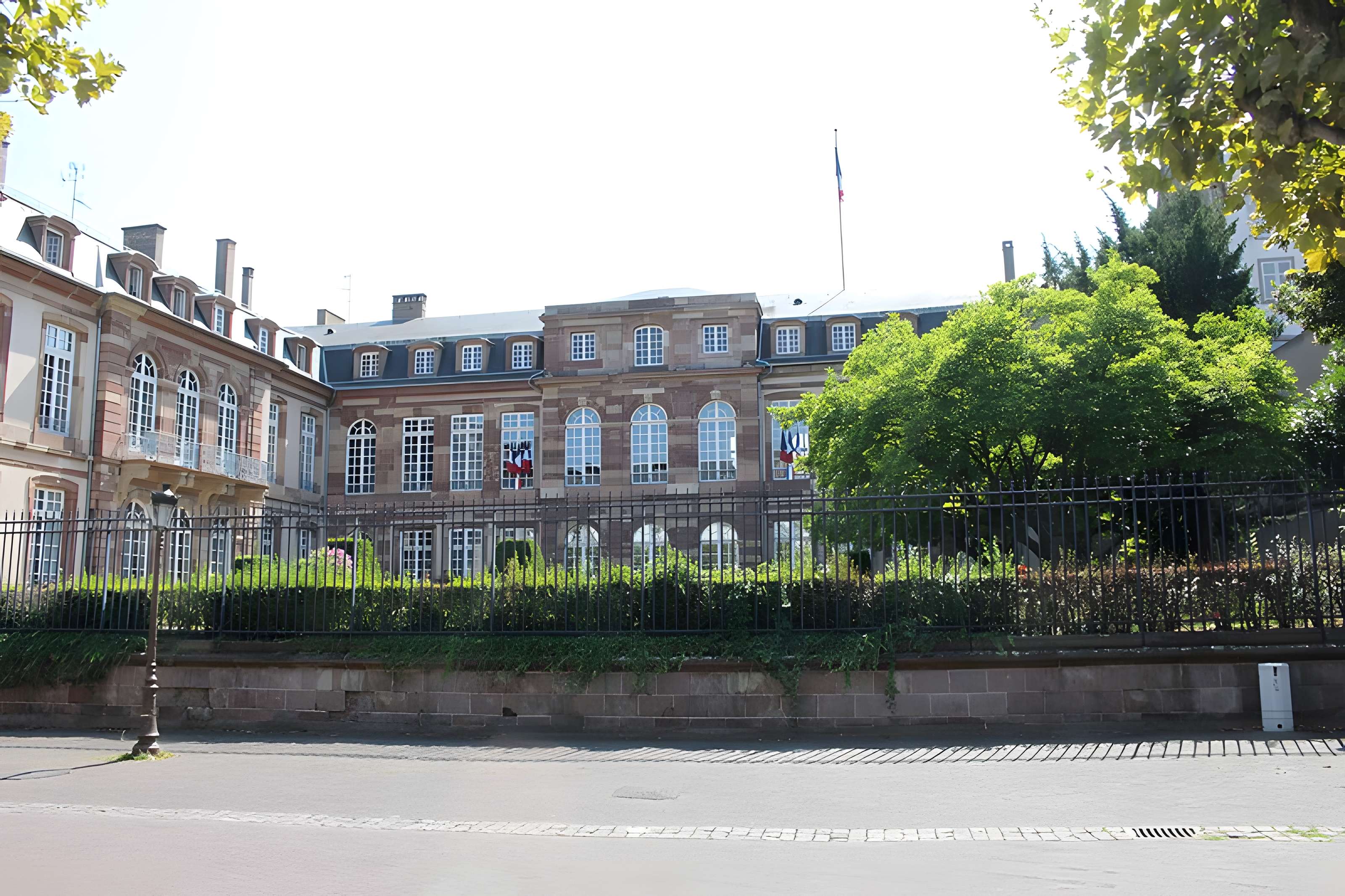 Hôtel des Deux Ponts ou Hôtel du Gouverneur militaire