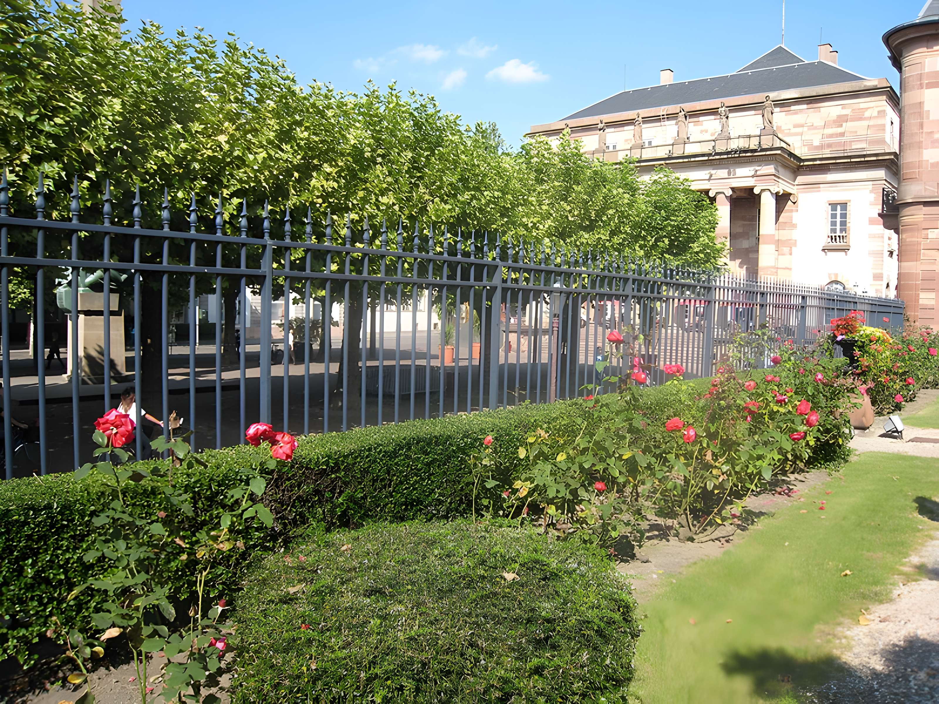 Hôtel des Deux Ponts ou Hôtel du Gouverneur militaire