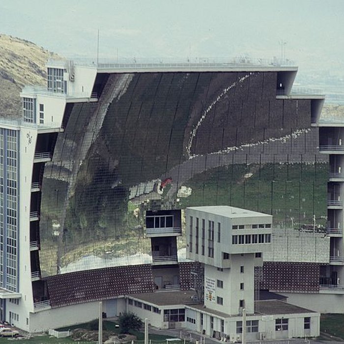 Photo de Four solaire dOdeillo à Font-Romeu-Odeillo-Via