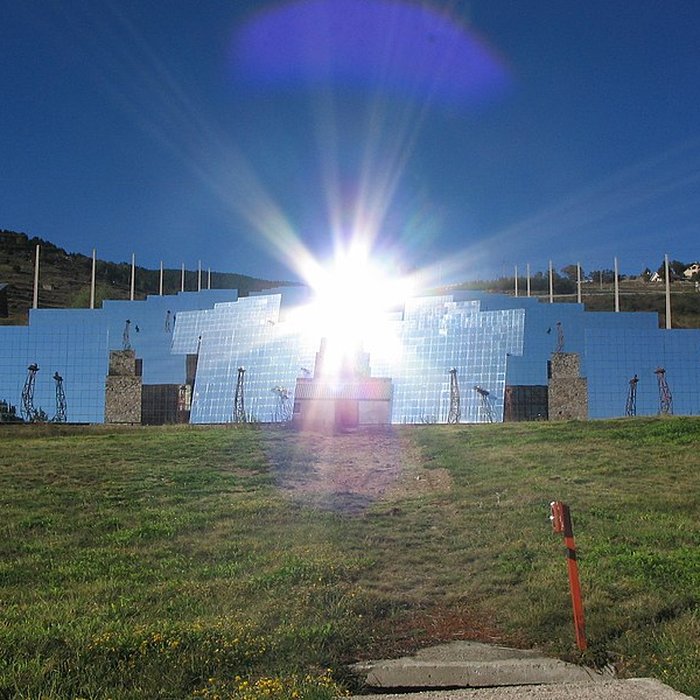 Photo de Four solaire dOdeillo à Font-Romeu-Odeillo-Via