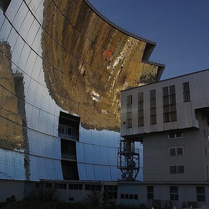 Photo de Four solaire dOdeillo à Font-Romeu-Odeillo-Via