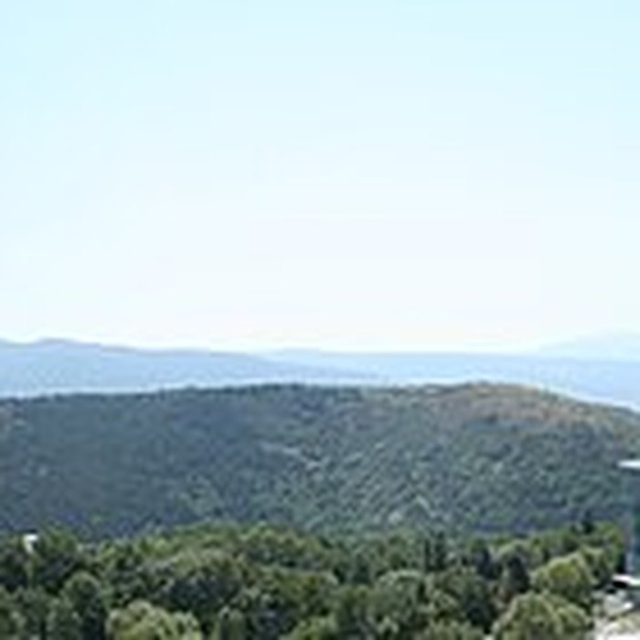 Photo de Four solaire dOdeillo à Font-Romeu-Odeillo-Via