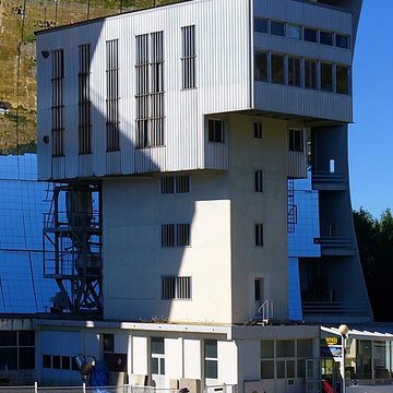 Four solaire dOdeillo à Font-Romeu-Odeillo-Via