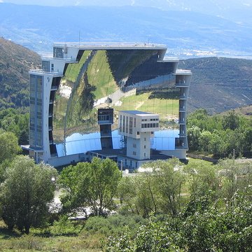 Four solaire dOdeillo à Font-Romeu-Odeillo-Via