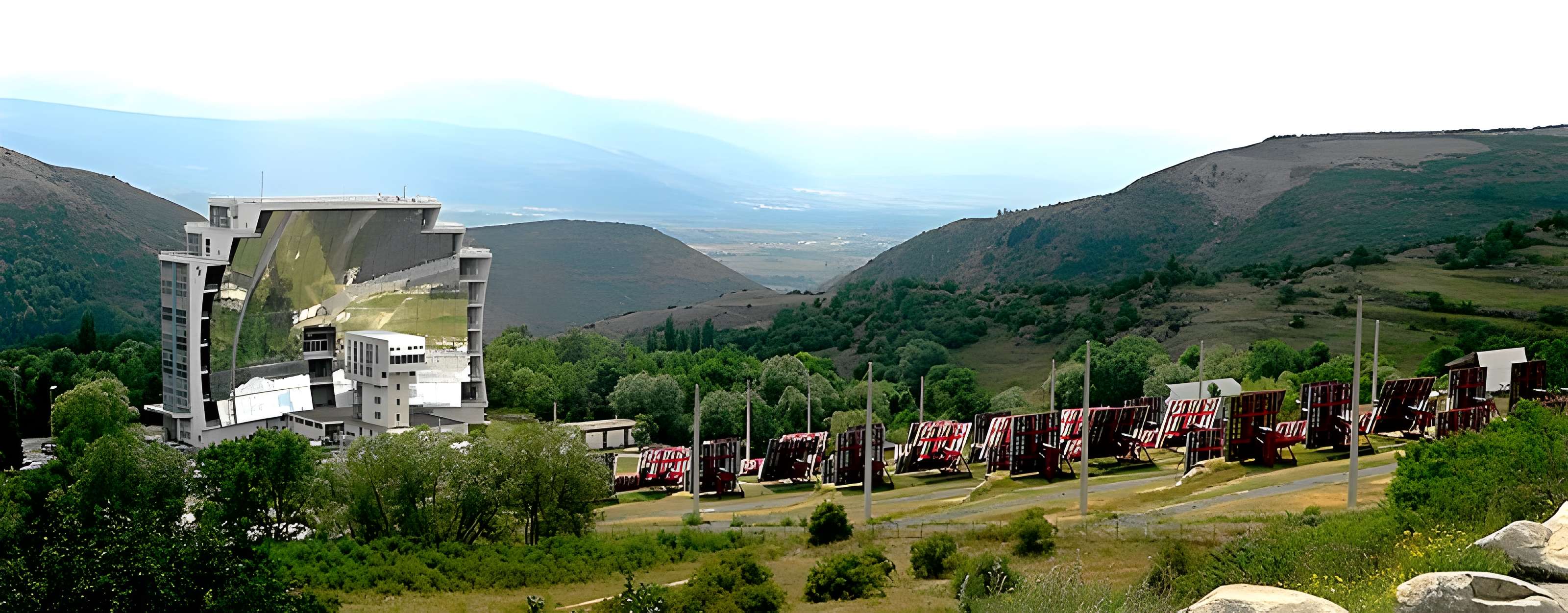 Four solaire d'Odeillo à Font-Romeu-Odeillo-Via