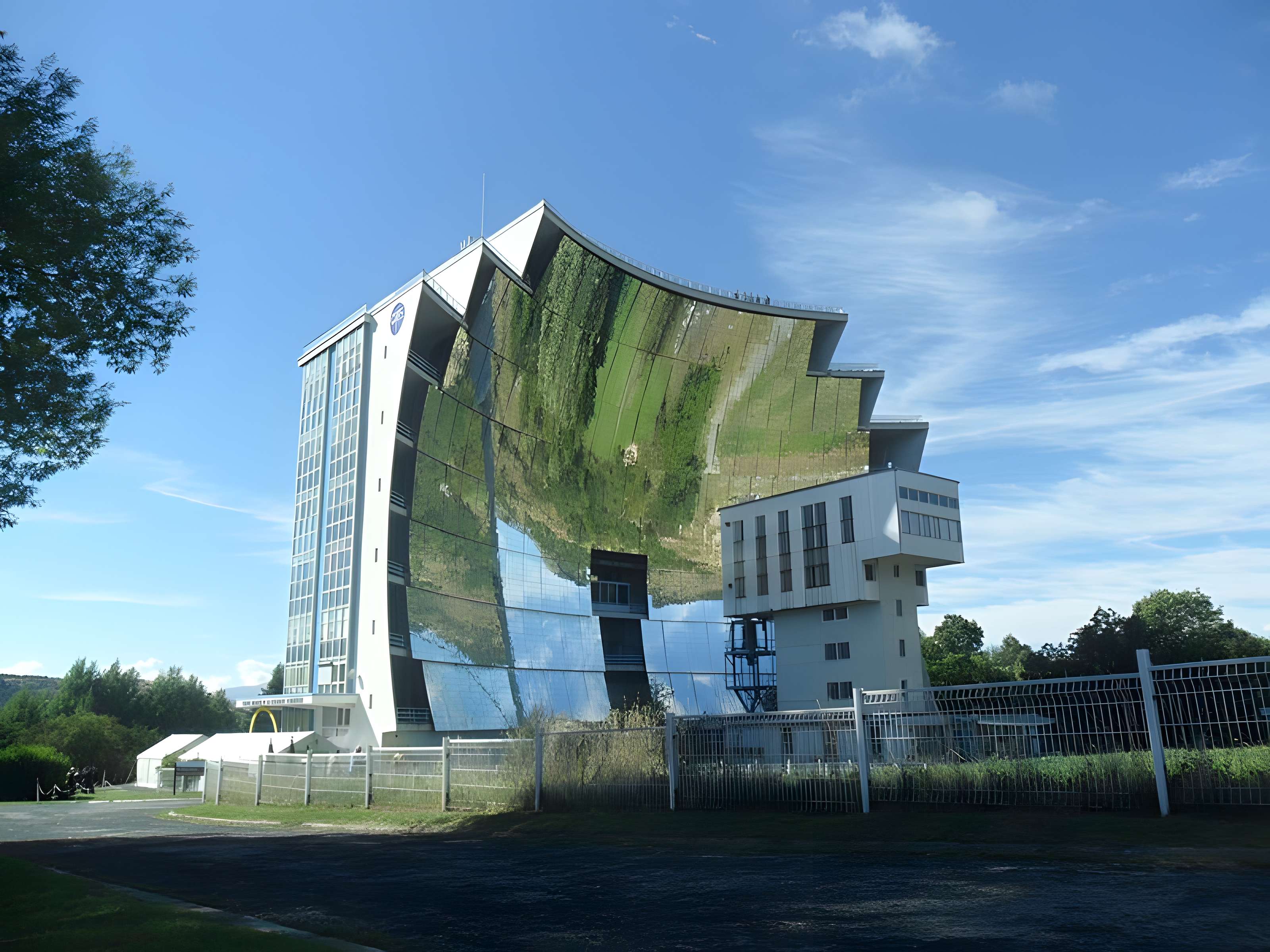 Four solaire d'Odeillo à Font-Romeu-Odeillo-Via