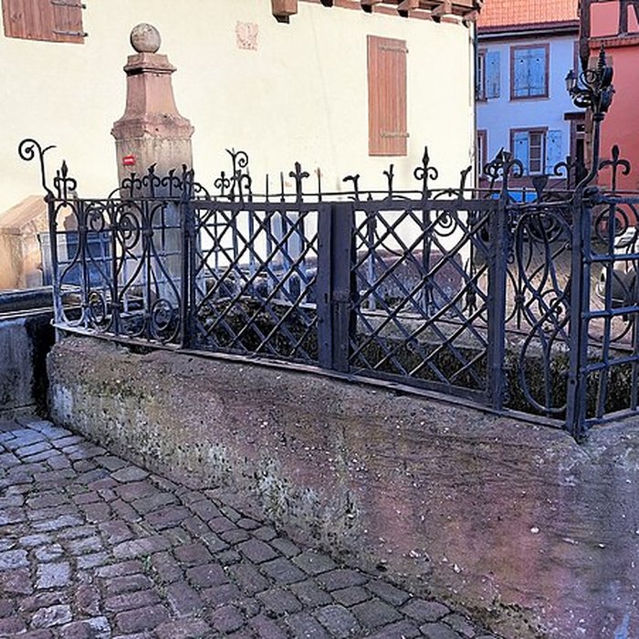 Photo de Fontaine près de la mairie