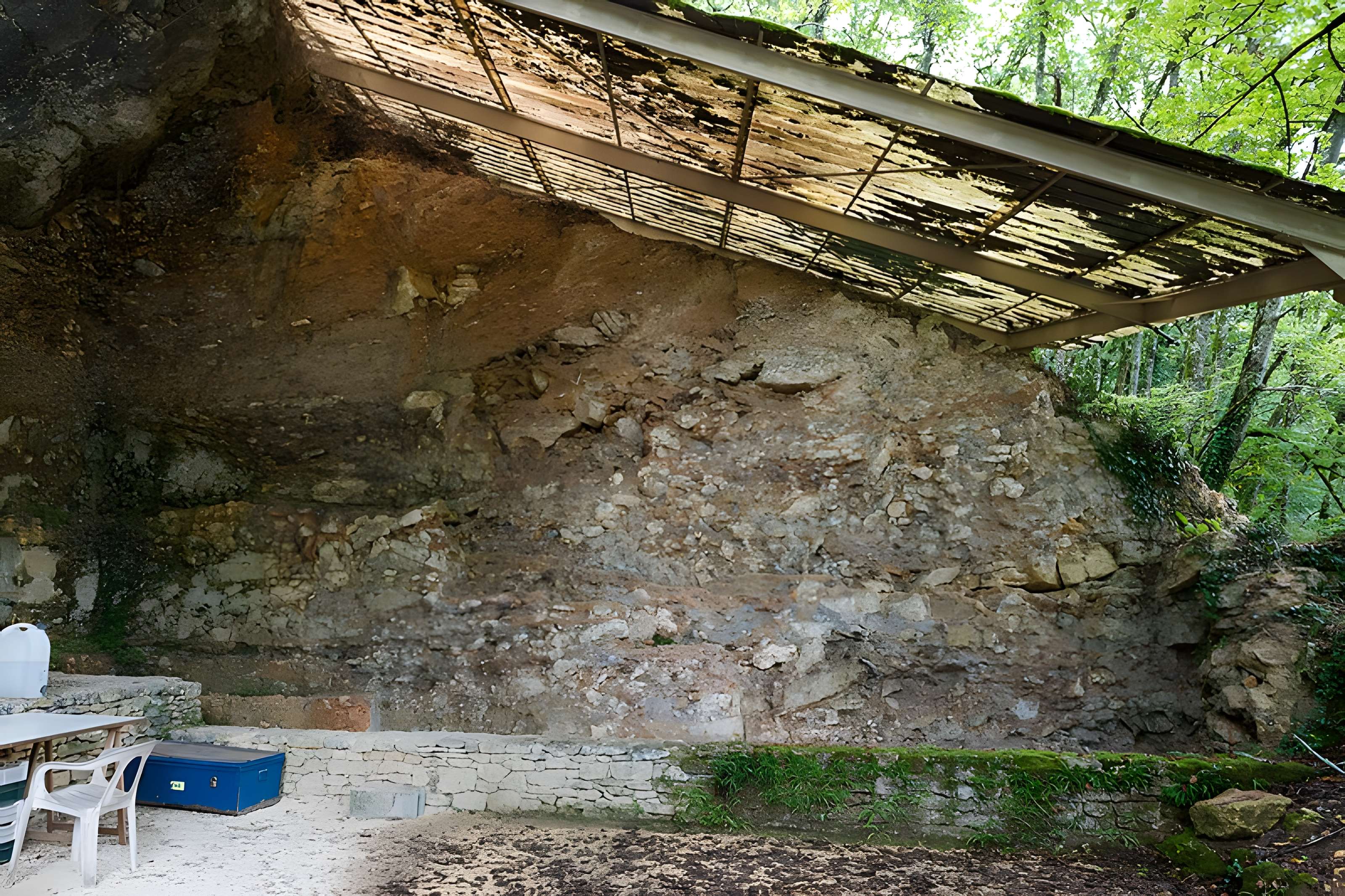 Gisement préhistorique de la Ferrassie à Savignac-de-Miremont