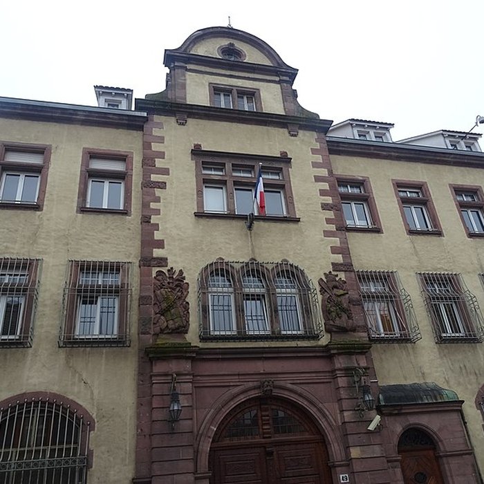 Photo de Ancien collège des Jésuites, puis établissement pénitentiaire