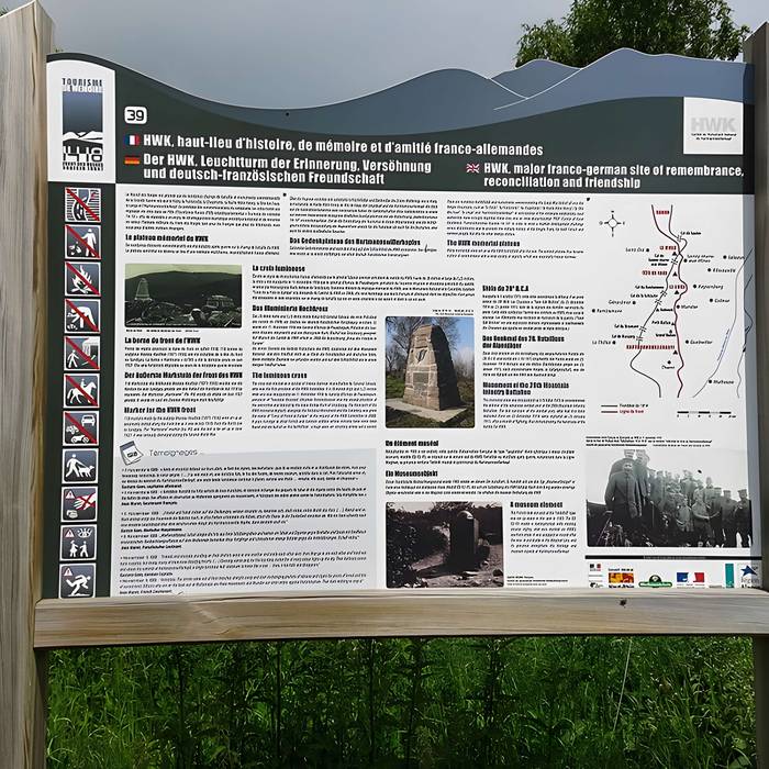 Photo de Champ de bataille de lHartmannswillerkopf dans la forêt communale également sur communes de Hartmannswiller, Soultz-Haut-Rhin, Wattwiller et Wuenheim