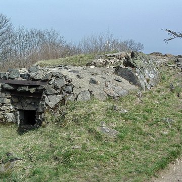 Champ de bataille de lHartmannswillerkopt dans la forêt communale également sur communes de Soultz-Haut-Rhin, Uffholtz, Wattwiller et Wuenheim