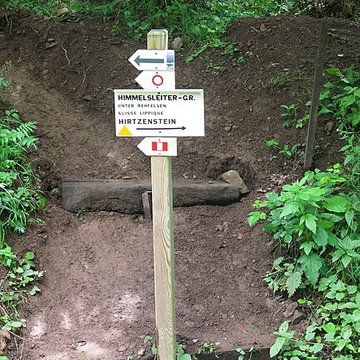 Champ de bataille de lHartmannswillerkopt dans la forêt communale également sur communes de Soultz-Haut-Rhin, Uffholtz, Wattwiller et Wuenheim