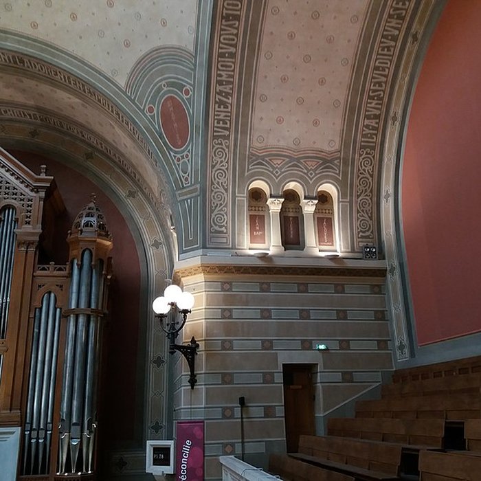 Photo de Grand Temple protestant