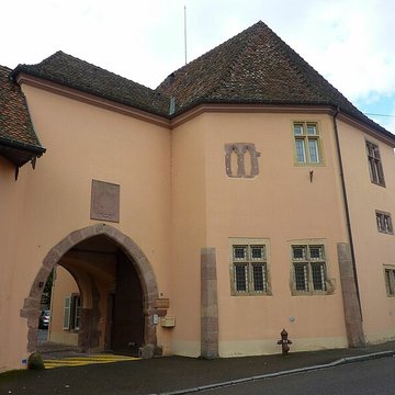 Ancienne préceptorerie des Antonins, actuellement Maison Saint-Michel