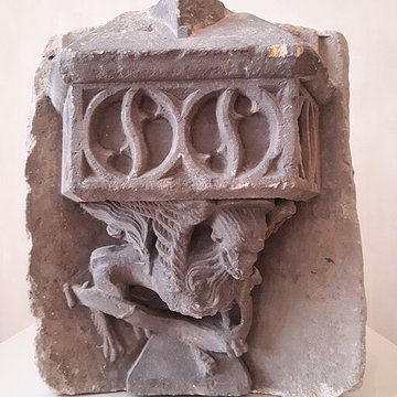 Ancienne préceptorerie des Antonins, actuellement Maison Saint-Michel