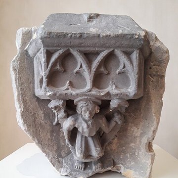 Ancienne préceptorerie des Antonins, actuellement Maison Saint-Michel