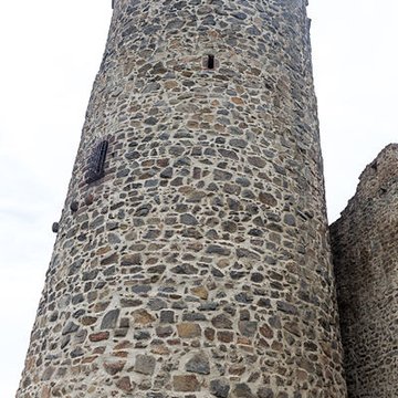 Château dit Schlossberg et enceinte