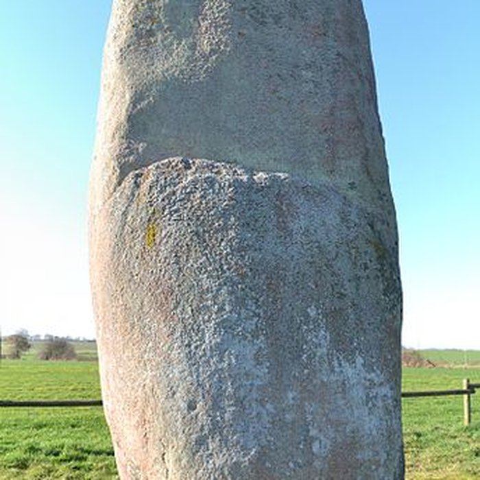 Photo de Grande Pierre Levée de Saint-Macaire-en-Mauges