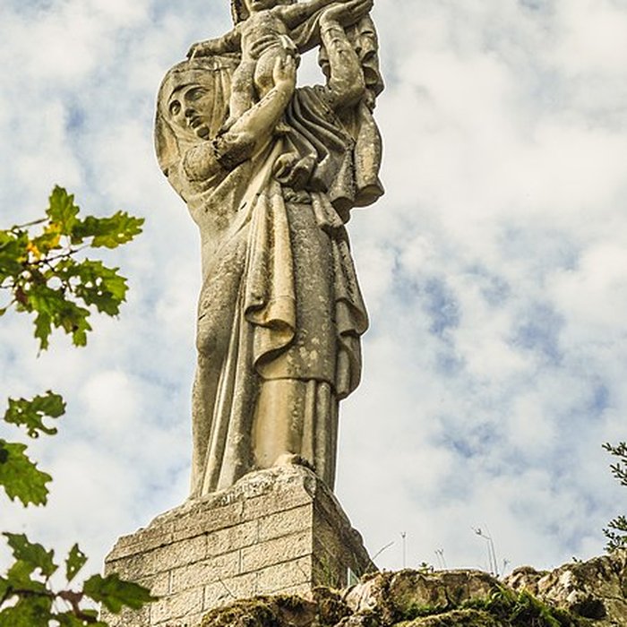 Photo de Statue monumentale de la Vierge à lEnfant dite Vierge dAlsace ou à lOffrande