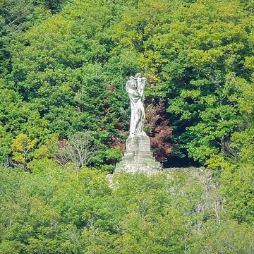 Statue monumentale de la Vierge à lEnfant dite Vierge dAlsace ou à lOffrande
