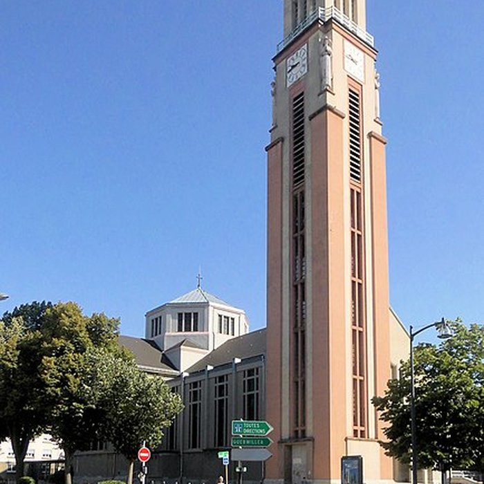 Photo de Eglise catholique Sainte-Jeanne-dArc