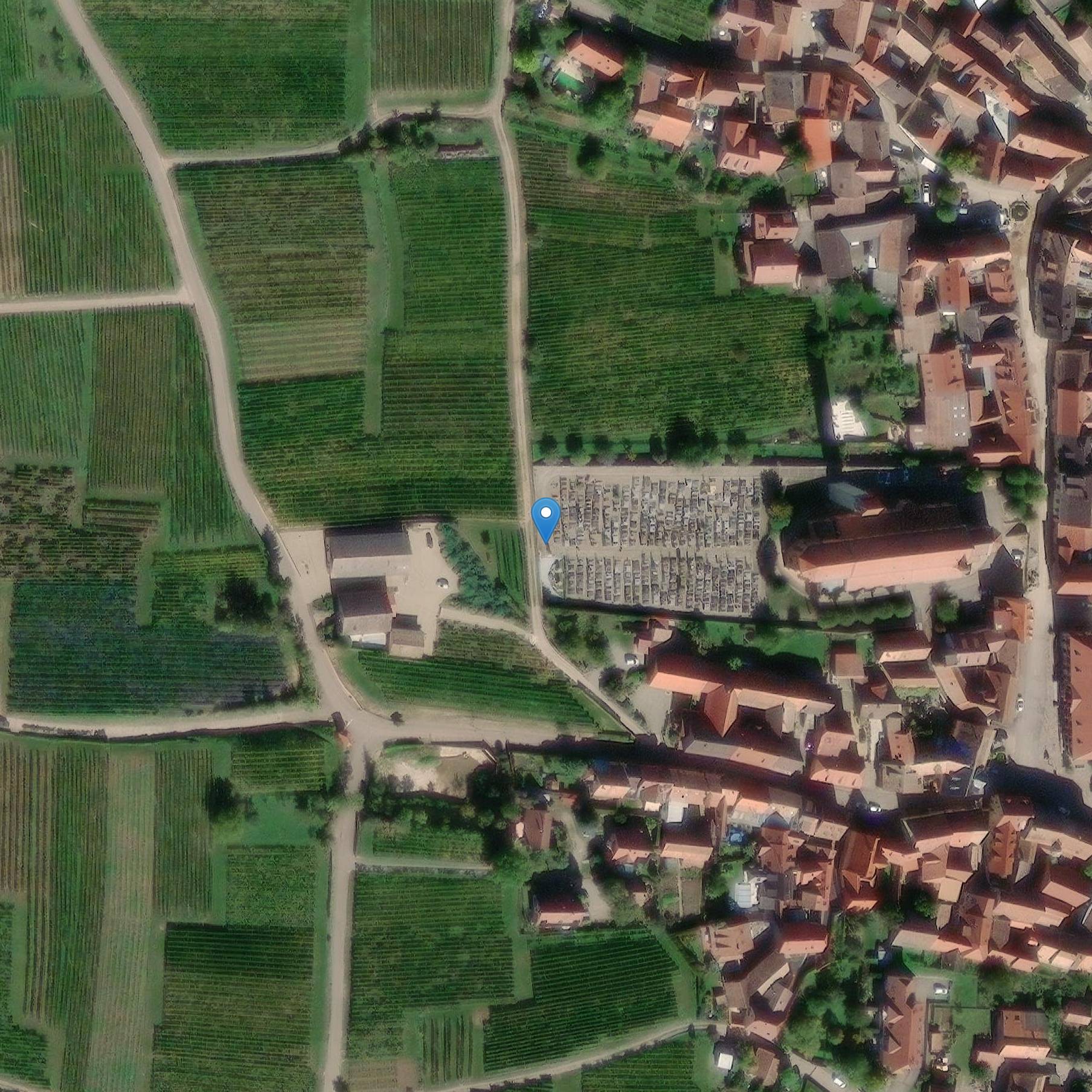 Photo de 公墓的大棺材