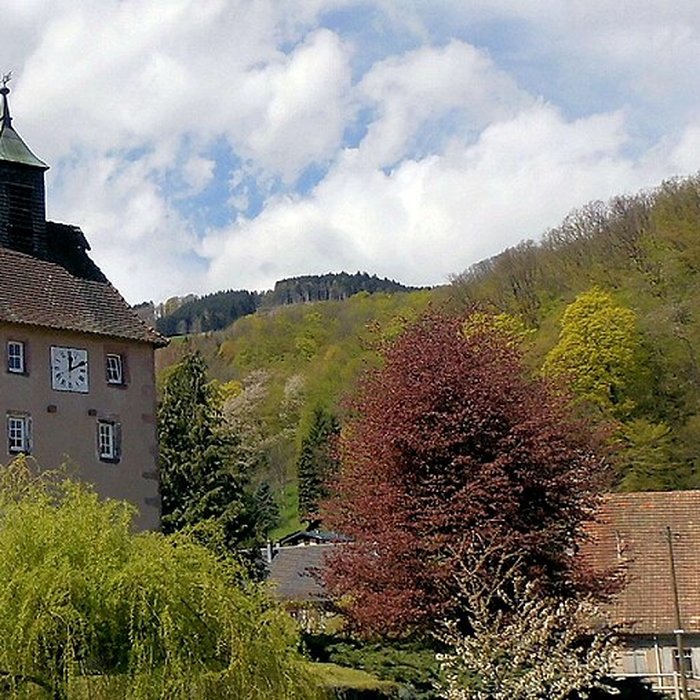 Photo de Tour des mineurs, à Echery, numéro 43, dite aussi Tour de lHorloge ou Prison des mineurs