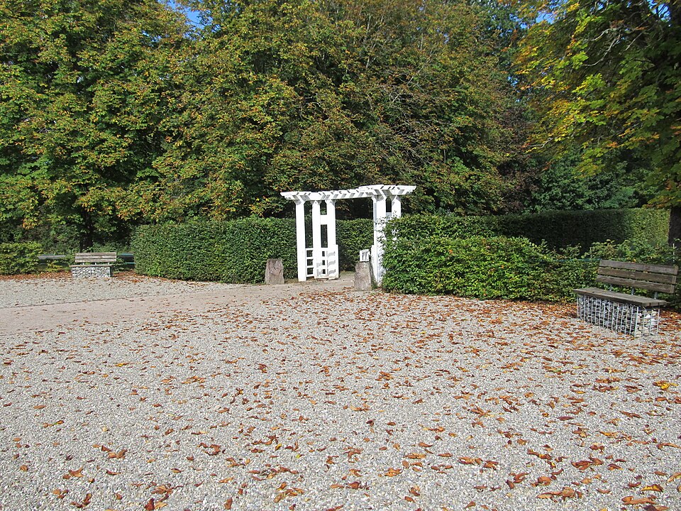 Cimetière roumain et son monument