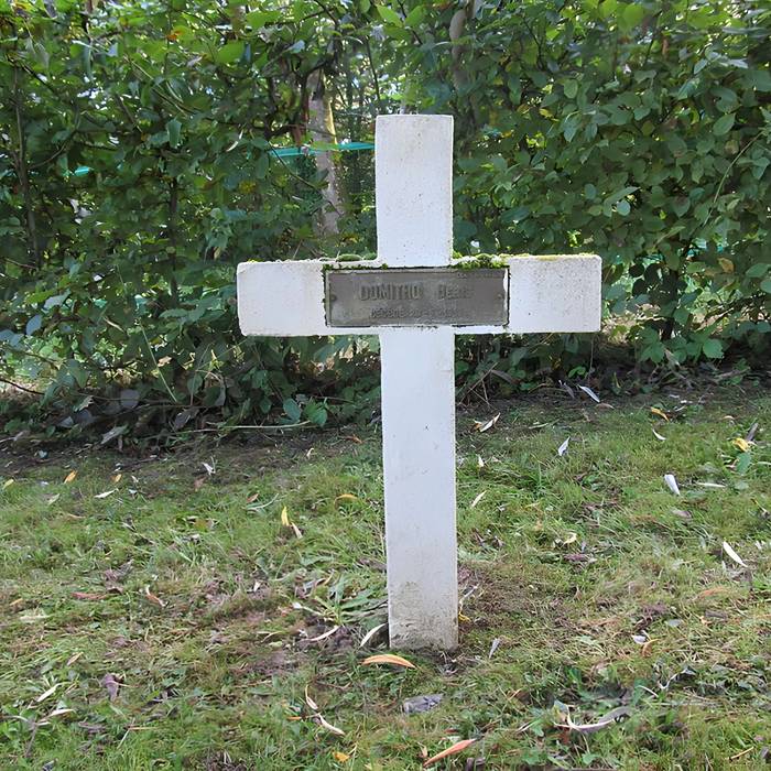 Photo de Cimetière roumain et son monument