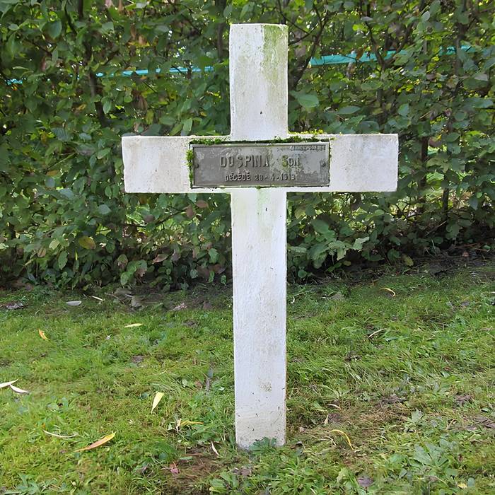 Photo de Cimetière roumain et son monument