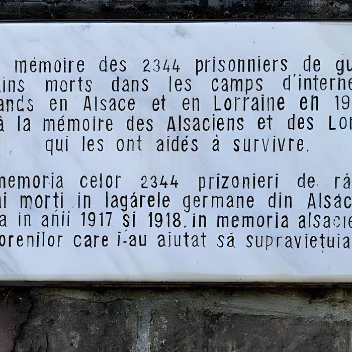 Photo de Cimetière roumain et son monument
