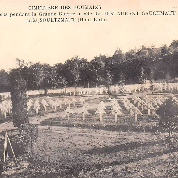 Photo de Cimetière roumain et son monument