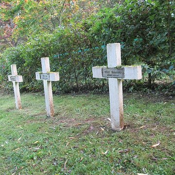 Cimetière roumain et son monument